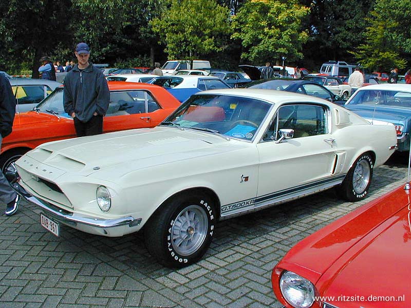 Shelby Mustang GT-500KR - кузов фастбэк - 1968 год выпуска